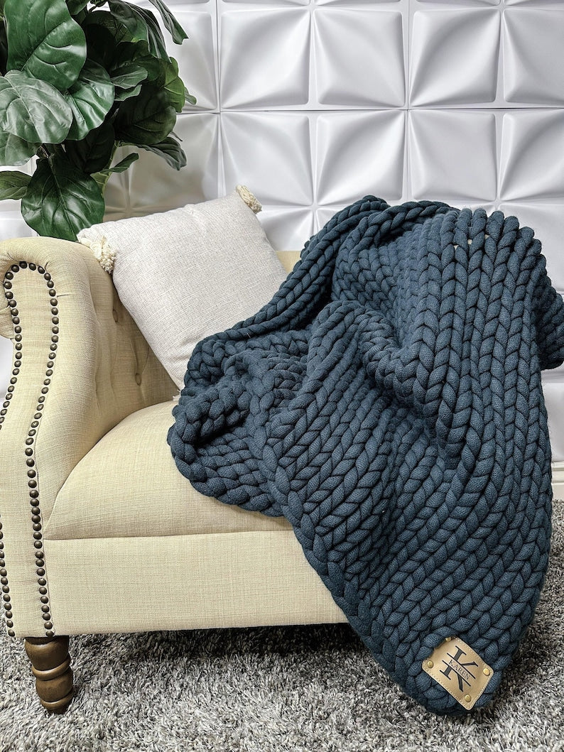 Jumbo Chunky Knit Blanket: Personalized Throw with Engraved Leather Patch