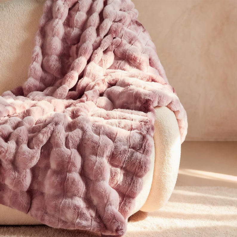 Luxurious Faux Rabbit Fur Bubble Throw Blanket 50"x60" Gift Packaging