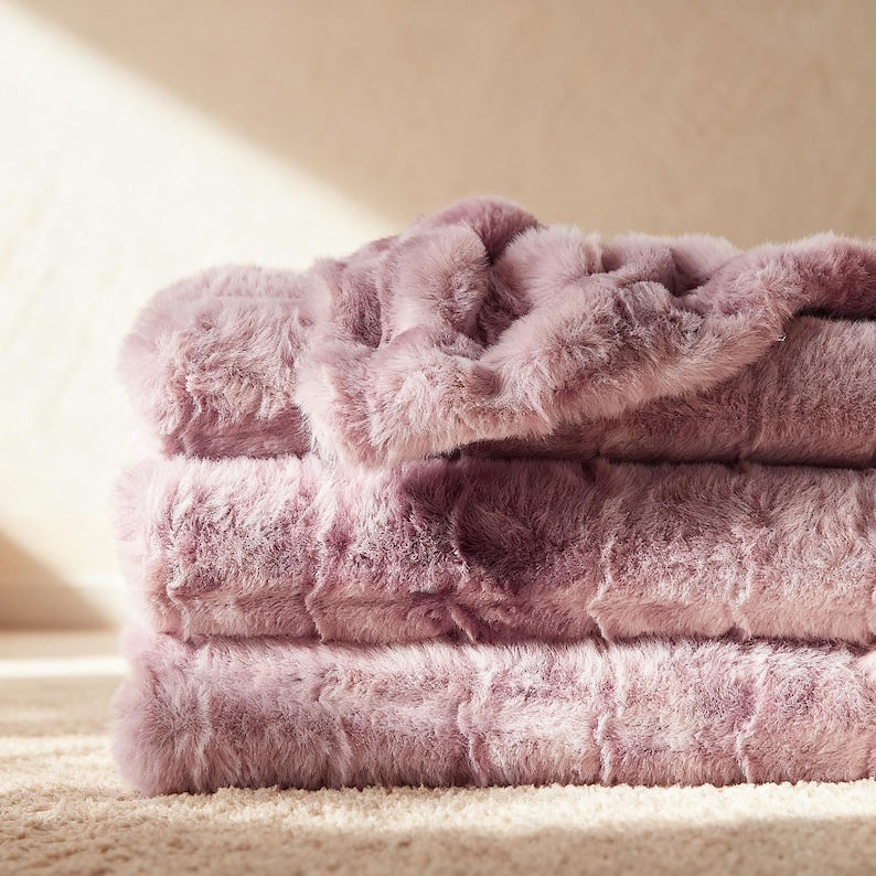 Luxurious Faux Rabbit Fur Bubble Throw Blanket 50"x60" Gift Packaging