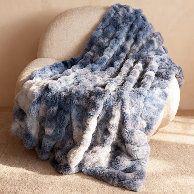 Luxurious Faux Rabbit Fur Bubble Throw Blanket 60"x70" Gift Packaging