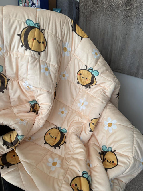 Ultra Plush Bee Print Weighted Blanket | Calming Anxiety Blanket | Deep Pressure | Zzzoodles